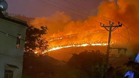 6ha rừng sản xuất ở Vĩnh Phúc cháy ngùn ngụt trong đêm