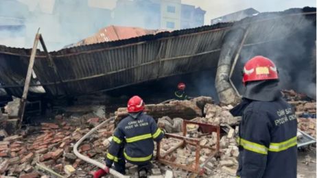 Cháy xưởng đồ gỗ ở huyện Đông Anh, Hà Nội