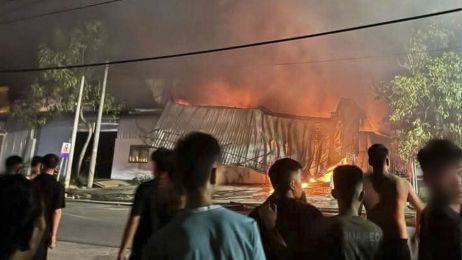 Cháy lớn thiêu rụi nhà xưởng rộng hàng trăm mét vuông ở Hải Dương