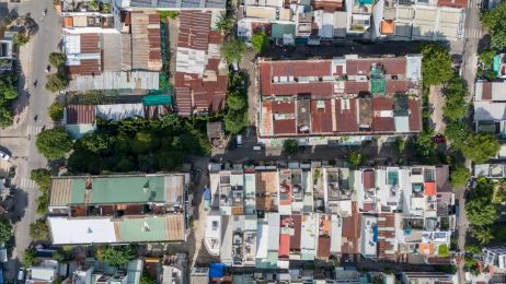 Hàng loạt hộ dân dỡ 'chuồng cọp' ở cư xá sau vụ cháy làm 8 người chết