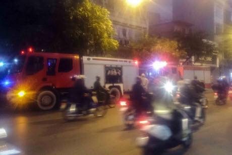 Cháy kinh hoàng trên đường Lê Duẩn, Khói ngùn ngụt bao trùm cả ngôi nhà