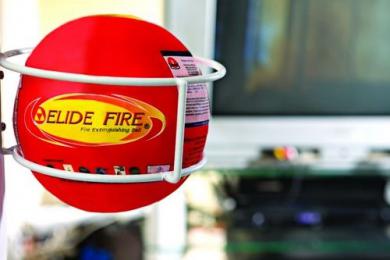 Quả bóng chữa cháy xe trong 2 giây