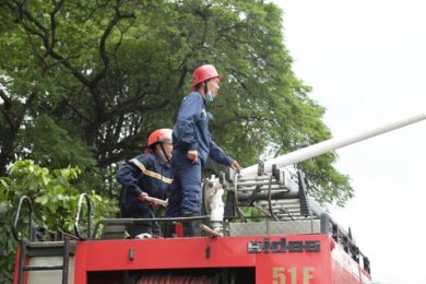 Lính cứu hỏa không chỉ biết mỗi việc chữa cháy