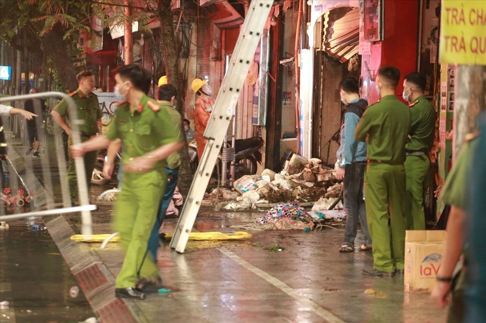 Vụ cháy cửa hàng làm 4 người chết ở Hà Nội: Bước đầu xác định do chập điện