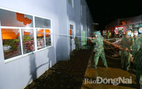 Điều tra nguyên nhân vụ cháy lớn tại Đồng Nai
