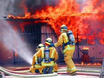 Bình khí thở cho lính cứu hoả 